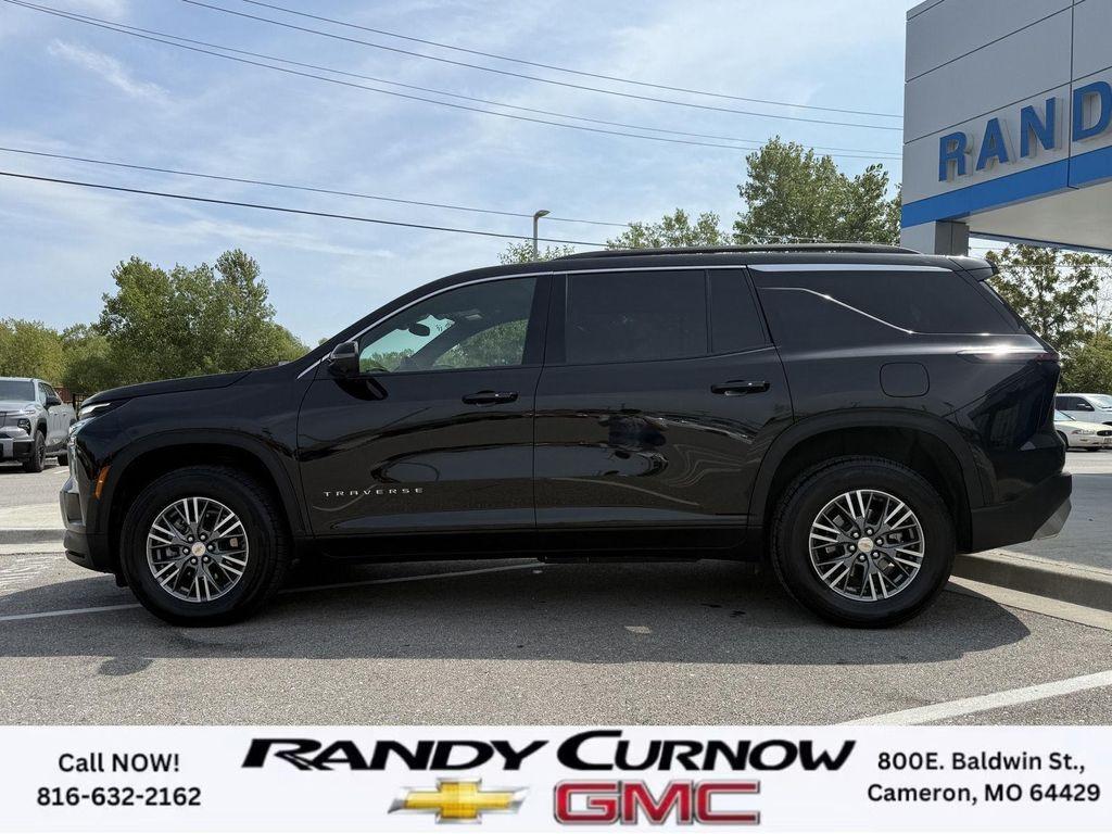 used 2024 Chevrolet Traverse car, priced at $37,898
