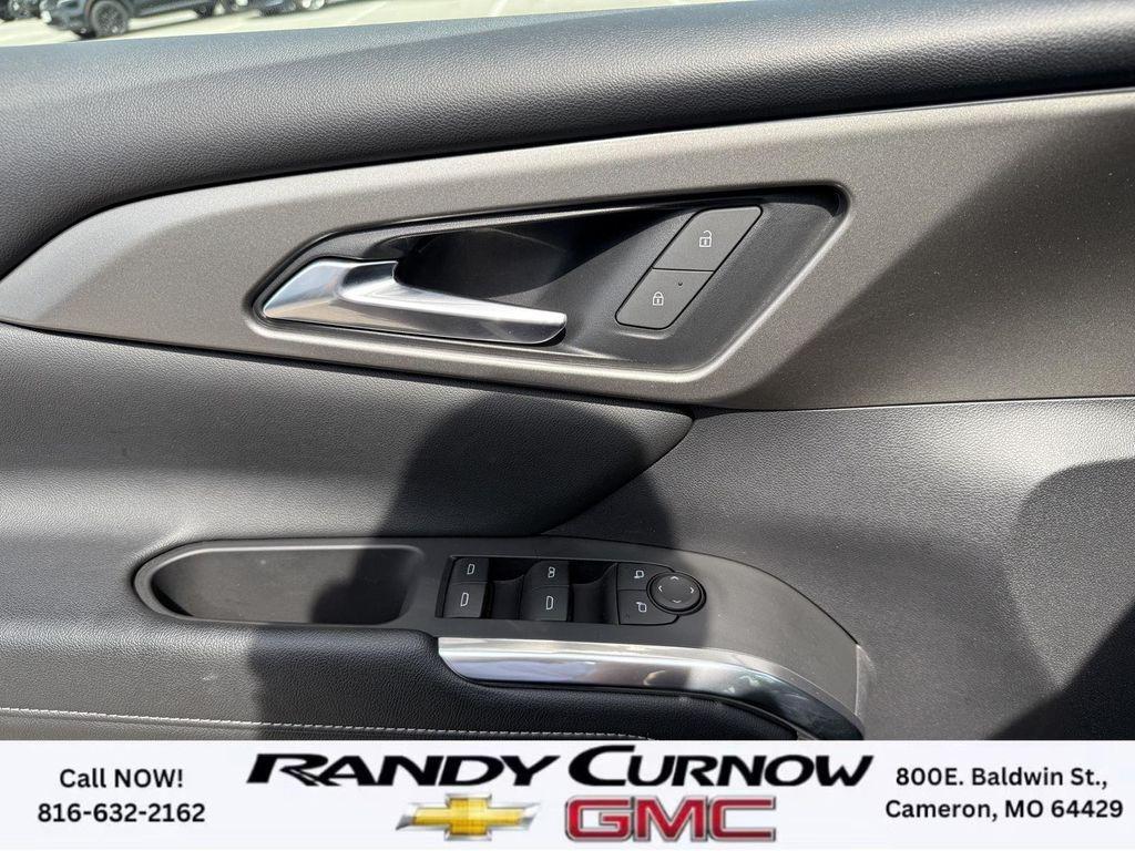 used 2024 Chevrolet Traverse car, priced at $37,898