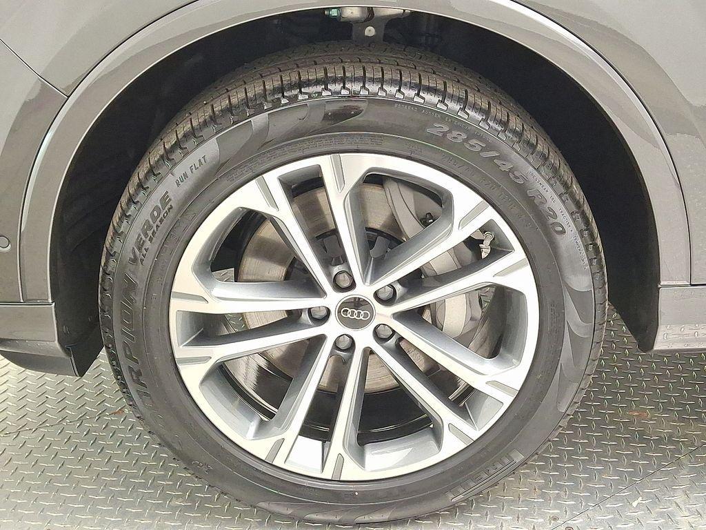 new 2026 Audi Q7 car, priced at $68,045