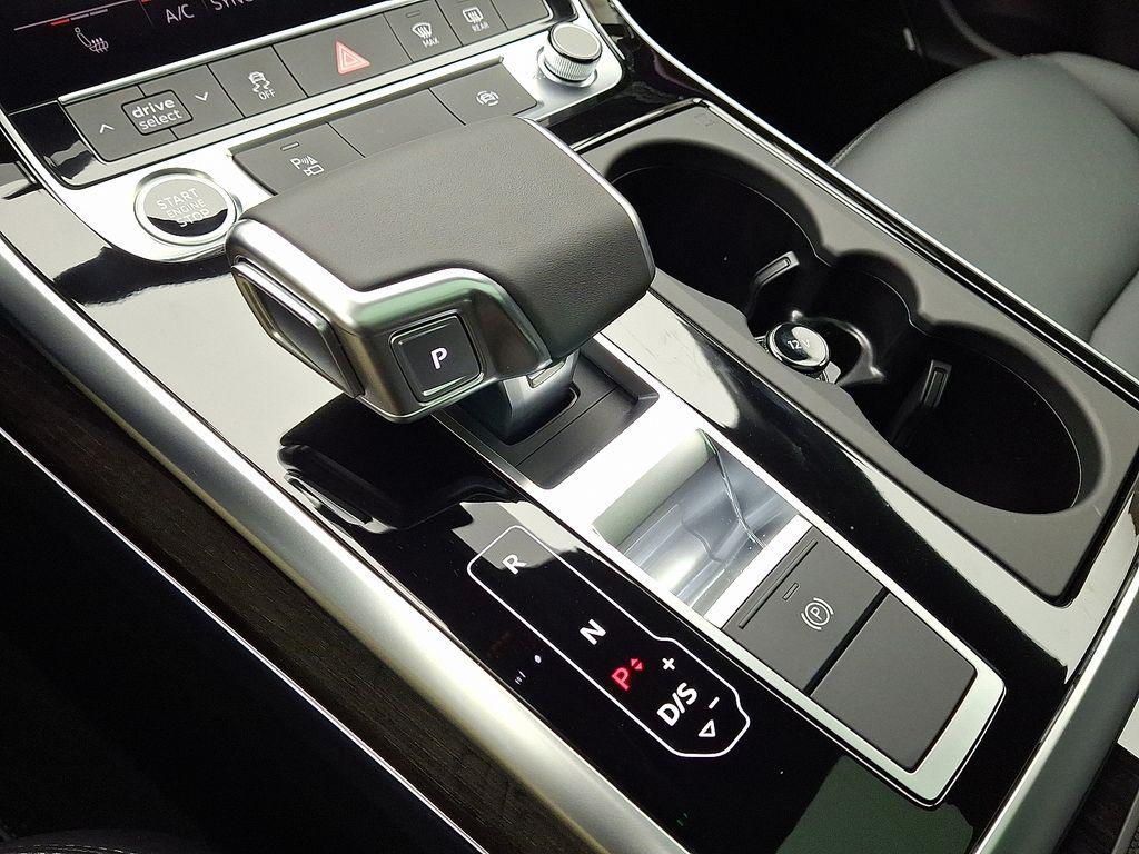 new 2026 Audi Q7 car, priced at $68,045