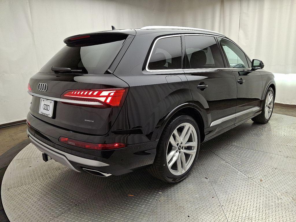 new 2025 Audi Q7 car, priced at $76,990