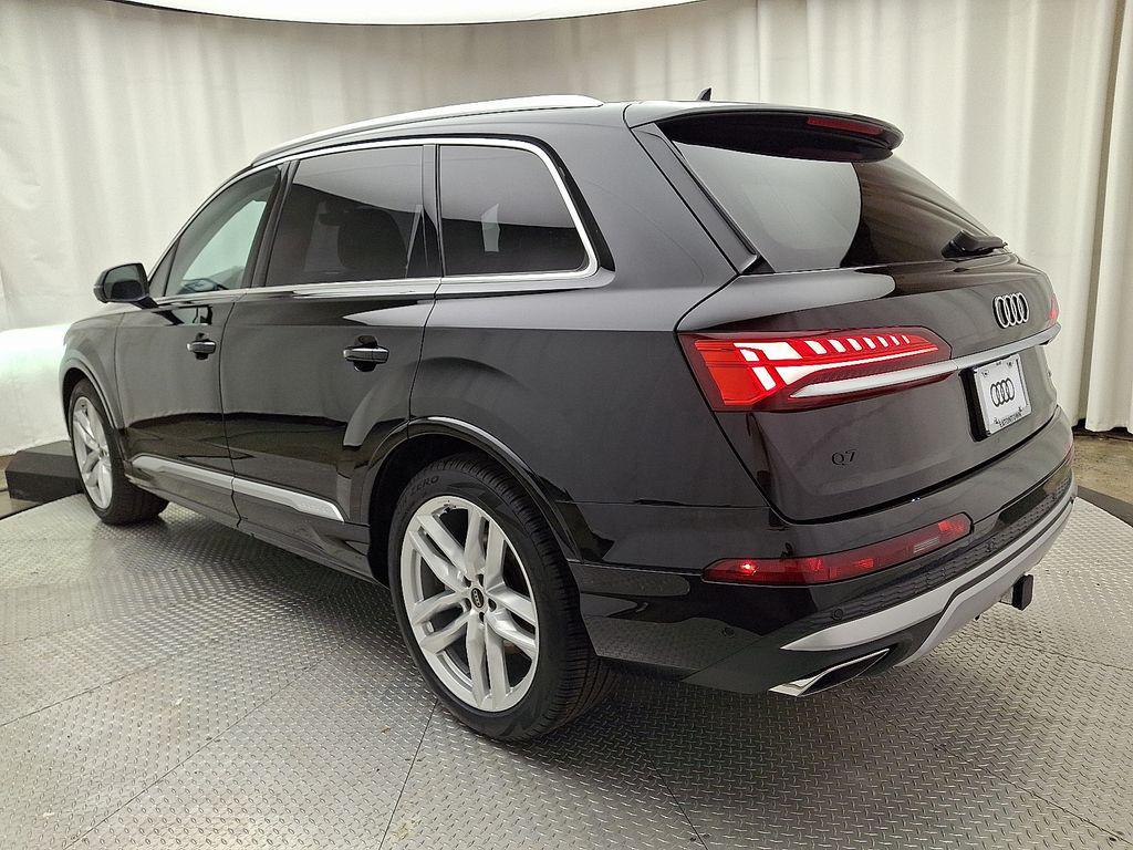 new 2025 Audi Q7 car, priced at $76,990