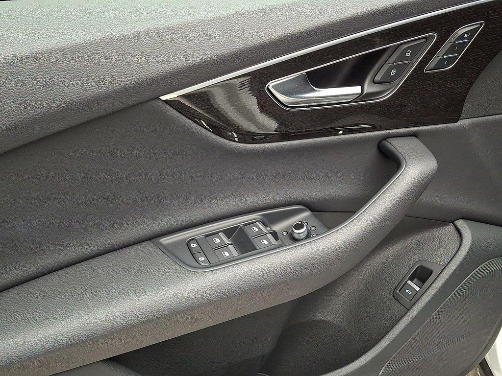 used 2025 Audi Q7 car, priced at $49,582