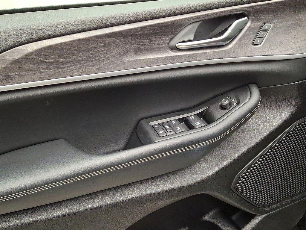 used 2023 Jeep Grand Cherokee car, priced at $30,595