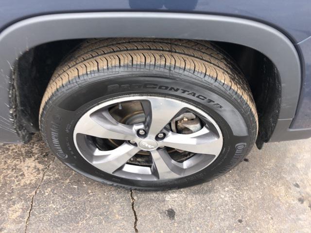 used 2019 Jeep Cherokee car, priced at $16,299