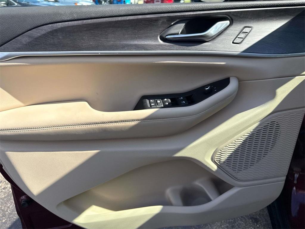 used 2023 Jeep Grand Cherokee car, priced at $27,500