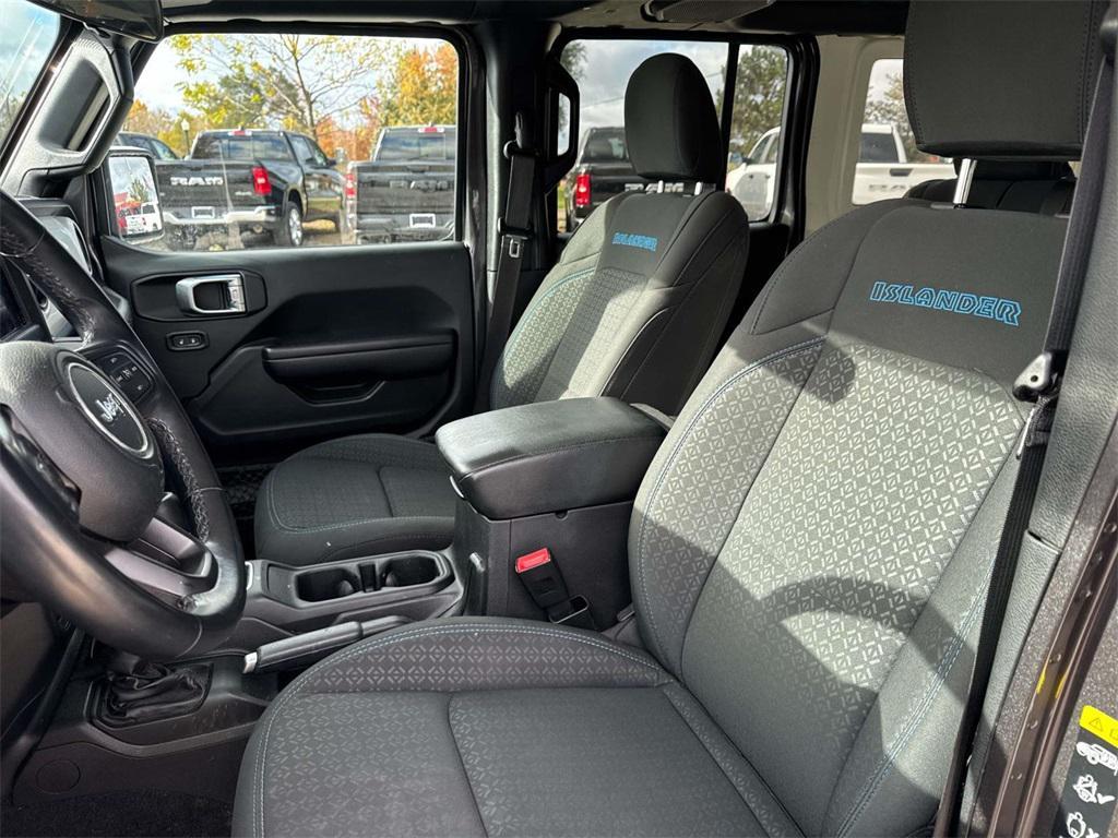 used 2021 Jeep Wrangler Unlimited car, priced at $28,000
