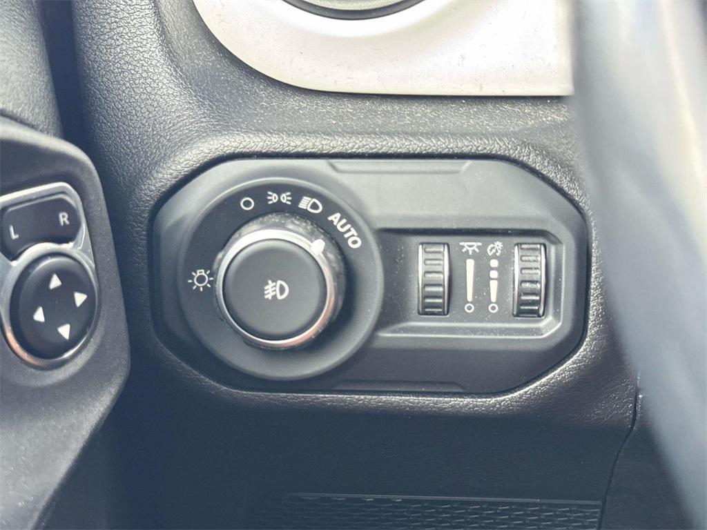 used 2021 Jeep Wrangler Unlimited car, priced at $28,000