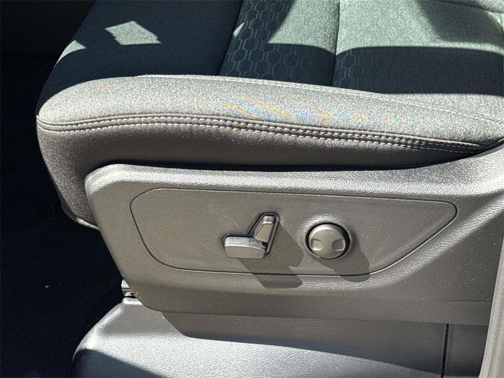 new 2025 Ram 1500 car, priced at $52,737