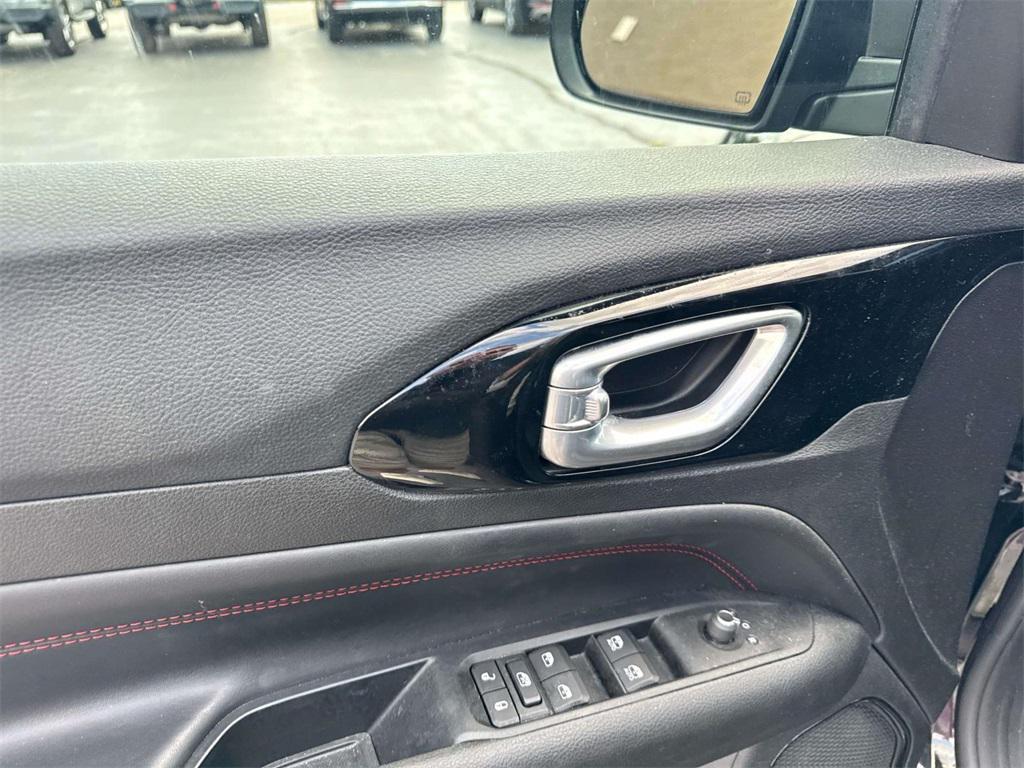 used 2022 Jeep Compass car, priced at $20,000