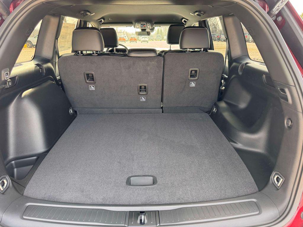 new 2026 Jeep Grand Cherokee car, priced at $48,954