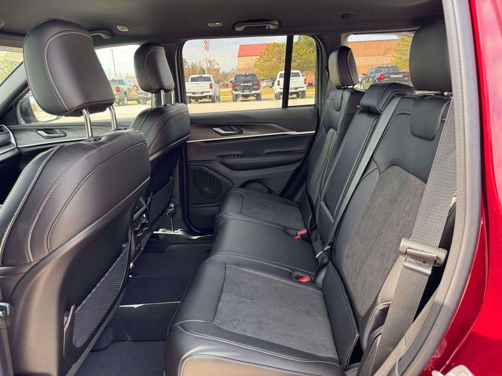 new 2026 Jeep Grand Cherokee car, priced at $48,954