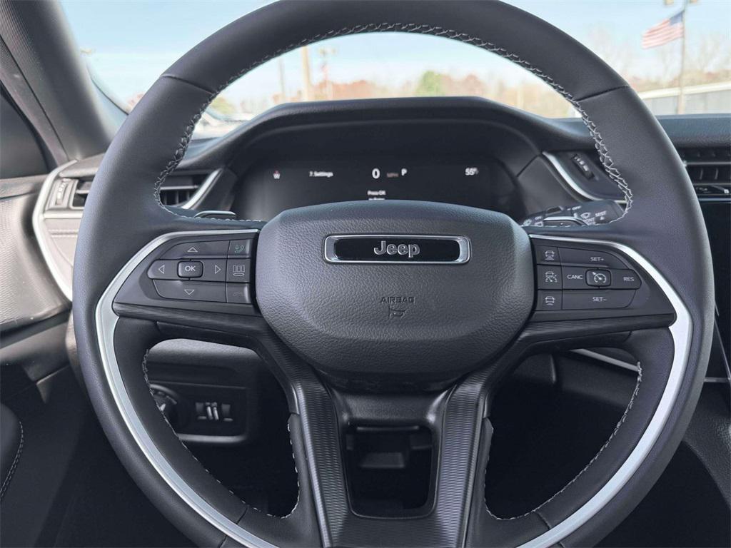 new 2025 Jeep Grand Cherokee car, priced at $41,136