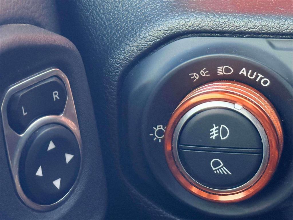 used 2021 Jeep Gladiator car, priced at $32,000