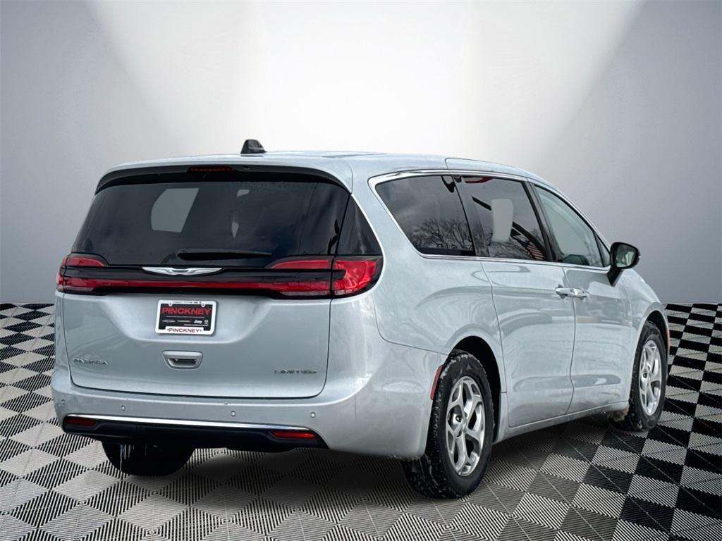used 2024 Chrysler Pacifica car, priced at $34,000