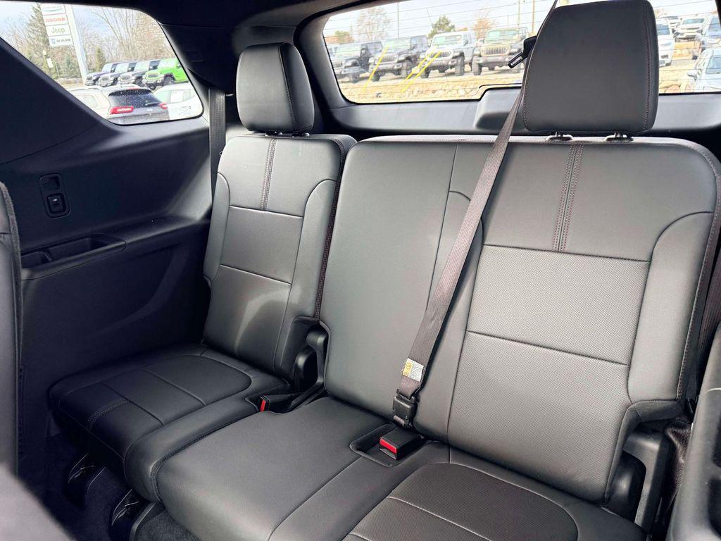 used 2023 Chevrolet Traverse car, priced at $29,799