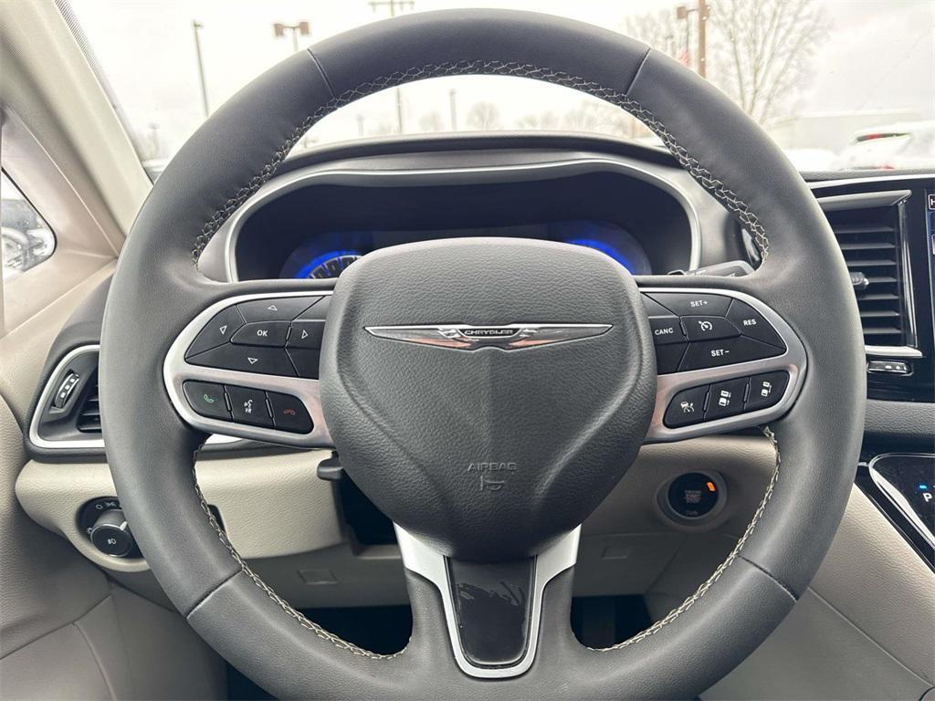 used 2024 Chrysler Pacifica car, priced at $27,000