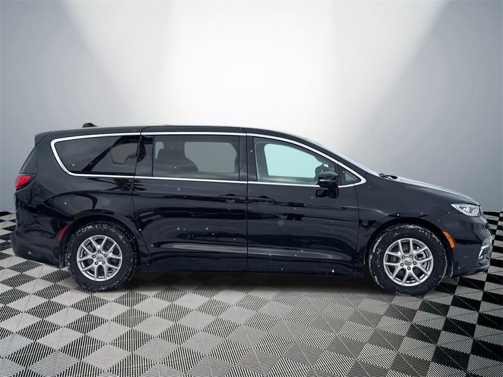 used 2024 Chrysler Pacifica car, priced at $27,000