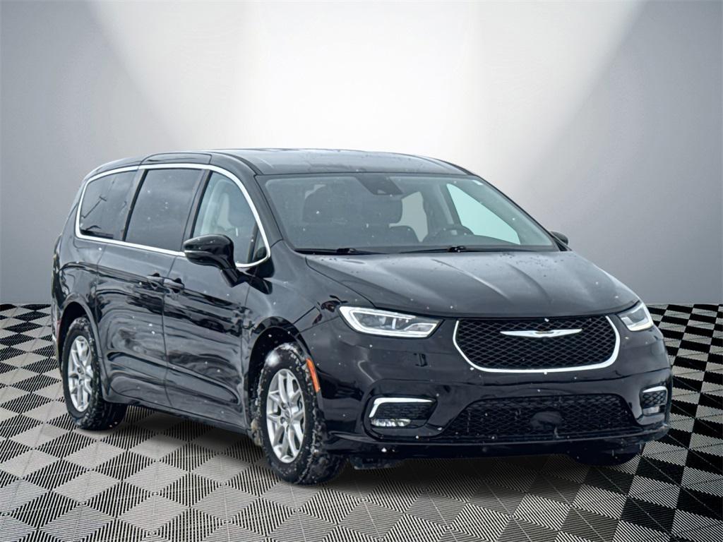 used 2024 Chrysler Pacifica car, priced at $27,000