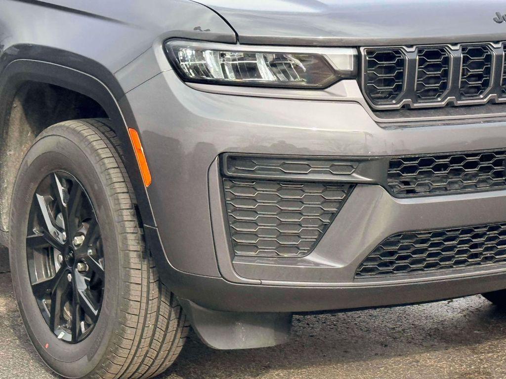 new 2026 Jeep Grand Cherokee car, priced at $49,549
