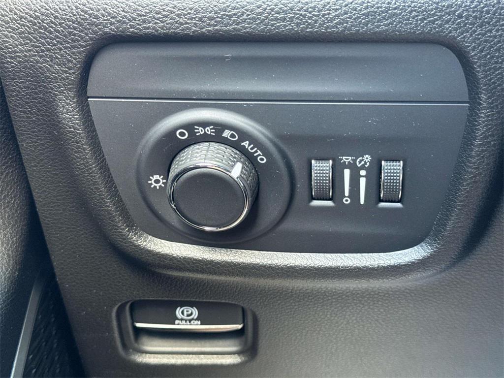 used 2022 Jeep Grand Cherokee car, priced at $25,700