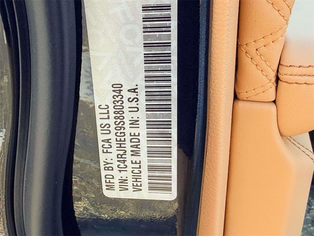 new 2025 Jeep Grand Cherokee car, priced at $63,000