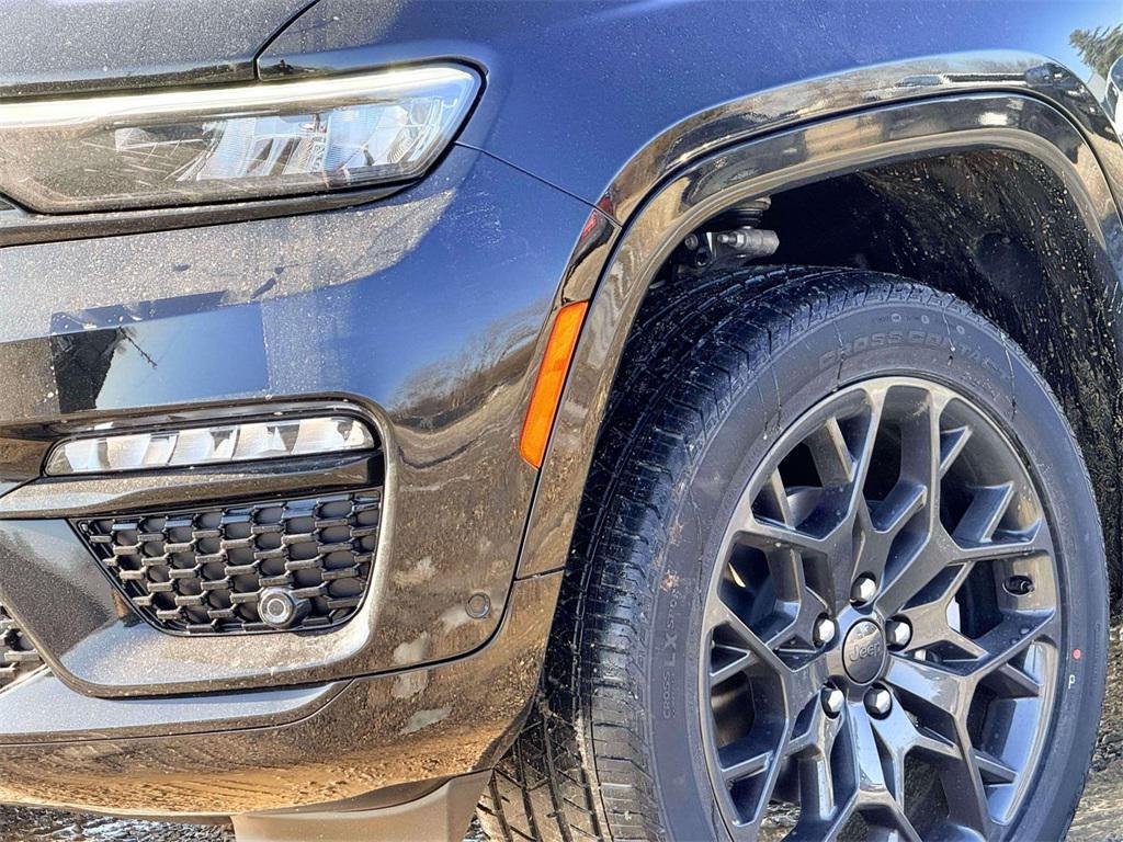 new 2025 Jeep Grand Cherokee car, priced at $63,000