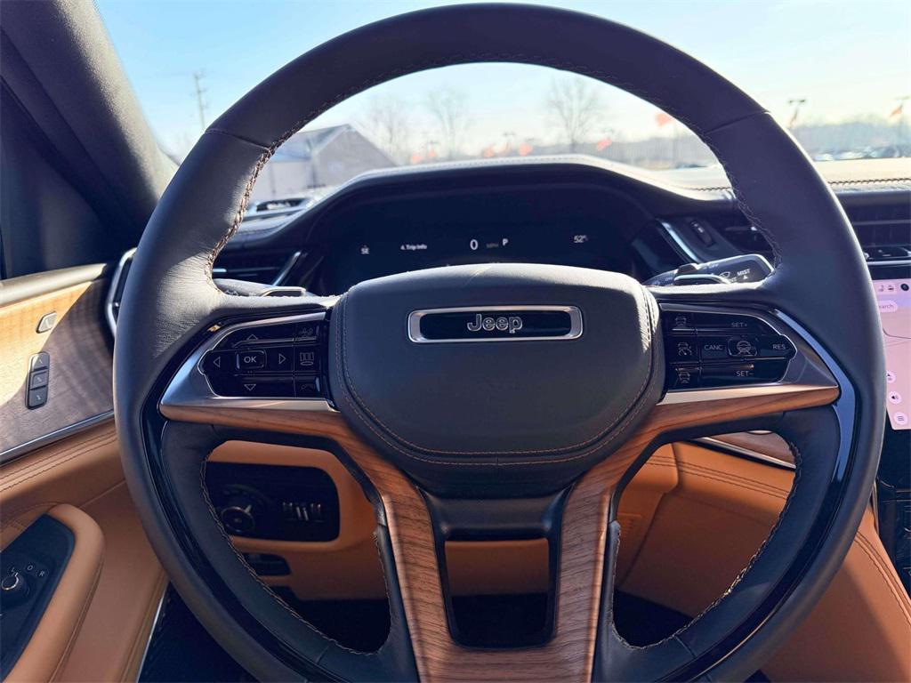 new 2025 Jeep Grand Cherokee car, priced at $63,000