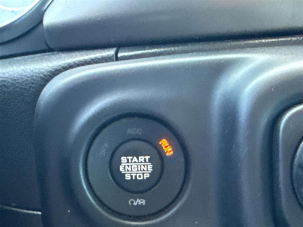 used 2023 Jeep Gladiator car, priced at $25,800