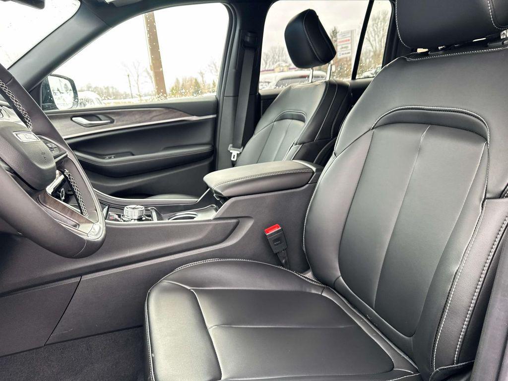 new 2026 Jeep Grand Cherokee car, priced at $46,225