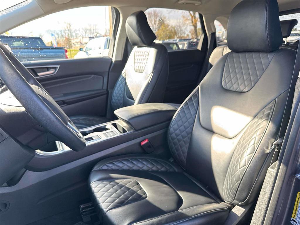 used 2024 Ford Edge car, priced at $27,000