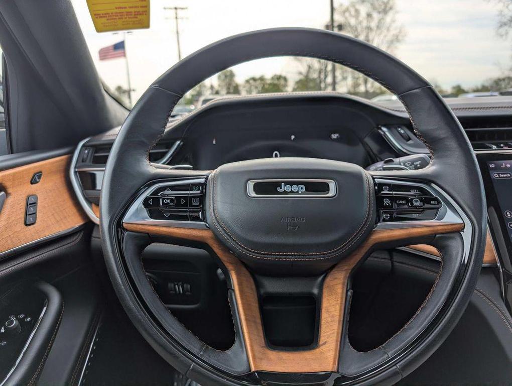 used 2022 Jeep Grand Cherokee car, priced at $34,799