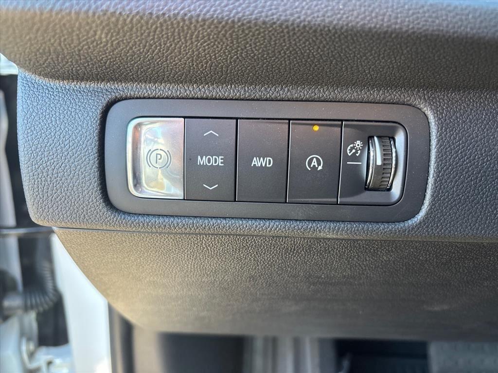new 2026 Chevrolet Traverse car, priced at $58,079