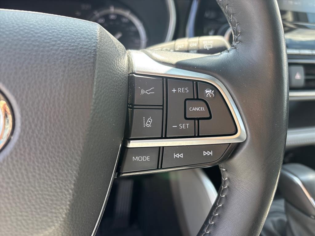 used 2021 Toyota Highlander car, priced at $30,349