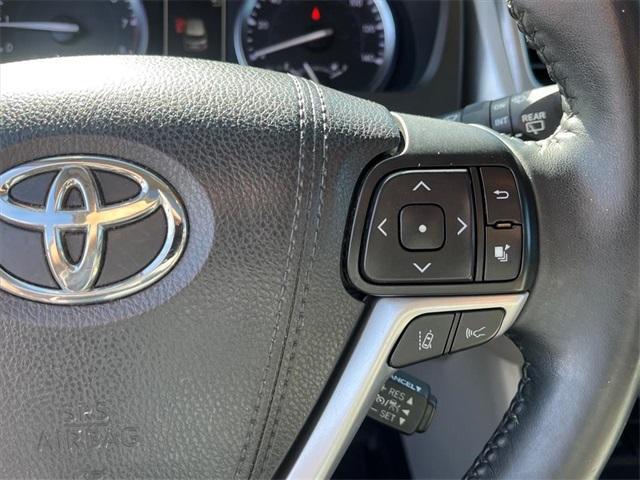 used 2017 Toyota Highlander car, priced at $17,999