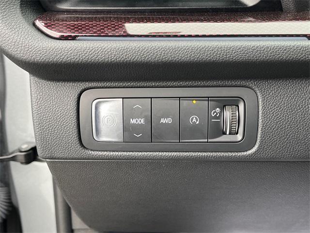 used 2024 Chevrolet Traverse car, priced at $48,500