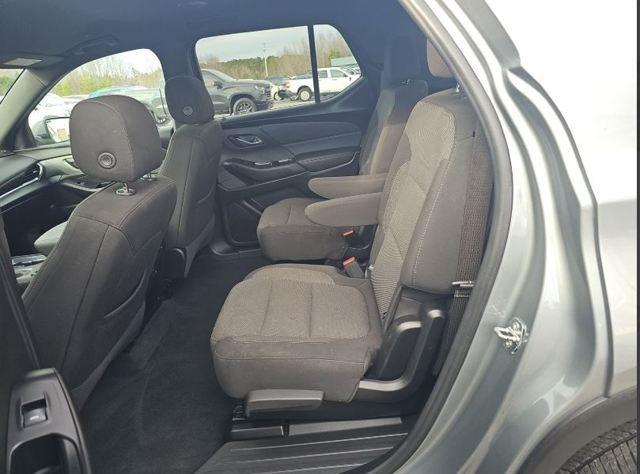 used 2023 Chevrolet Traverse car, priced at $31,012