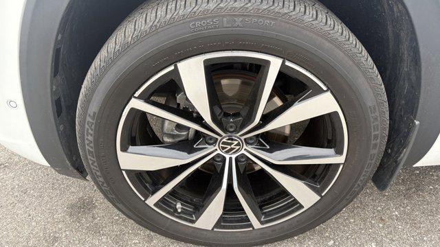 used 2024 Volkswagen Atlas car, priced at $32,442