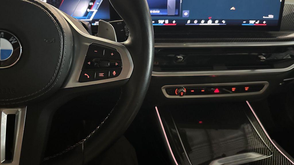 BMW X7 view 21