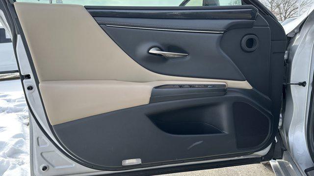 used 2019 Lexus ES 350 car, priced at $27,762