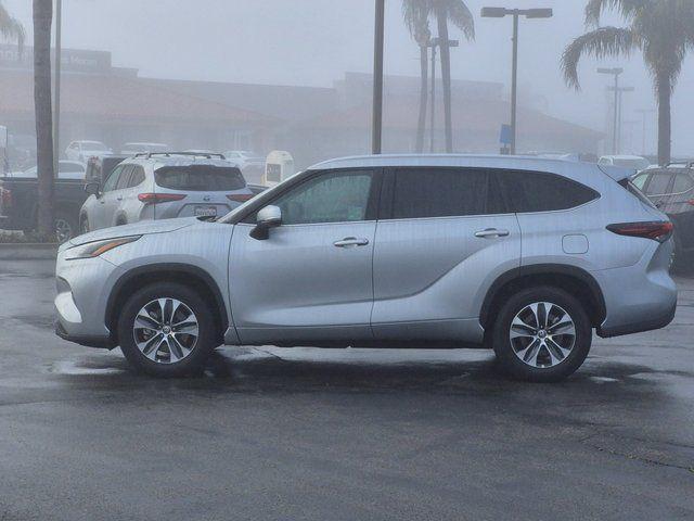 used 2025 Toyota Highlander car, priced at $40,899
