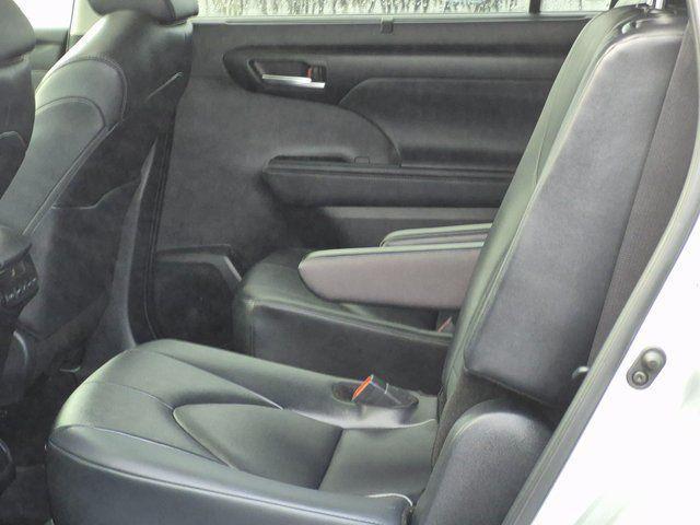 used 2025 Toyota Highlander car, priced at $40,899