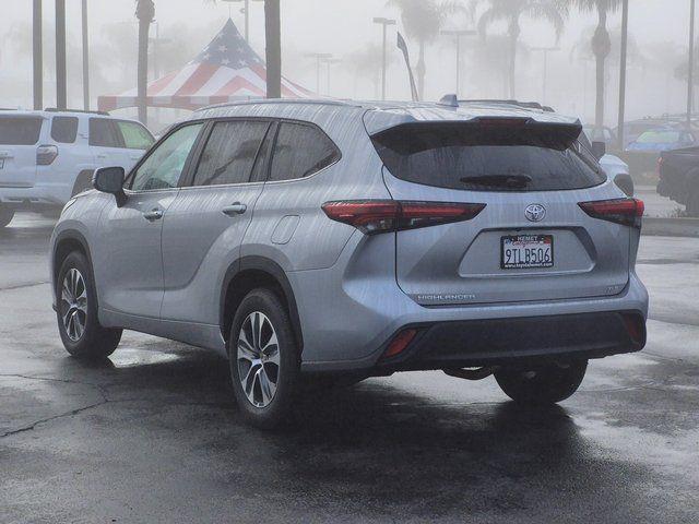 used 2025 Toyota Highlander car, priced at $40,899