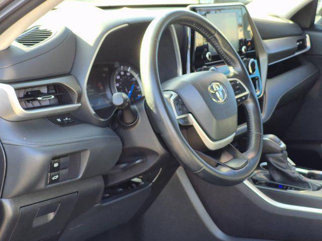 used 2022 Toyota Highlander Hybrid car, priced at $36,650