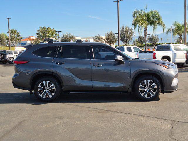 used 2022 Toyota Highlander Hybrid car, priced at $36,650