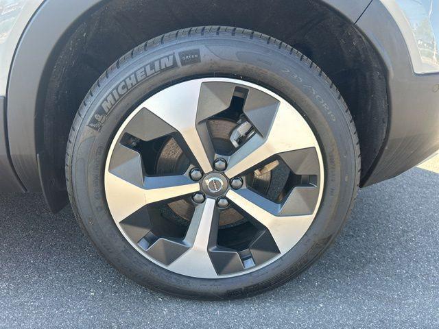 used 2025 Volvo XC40 car, priced at $33,475