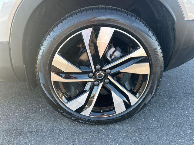 used 2025 Volvo XC40 car, priced at $34,374