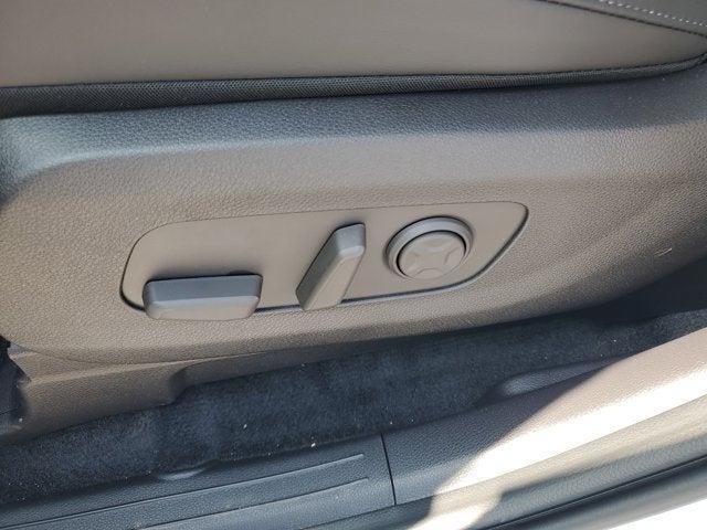 new 2026 Kia Carnival Hybrid car, priced at $51,625