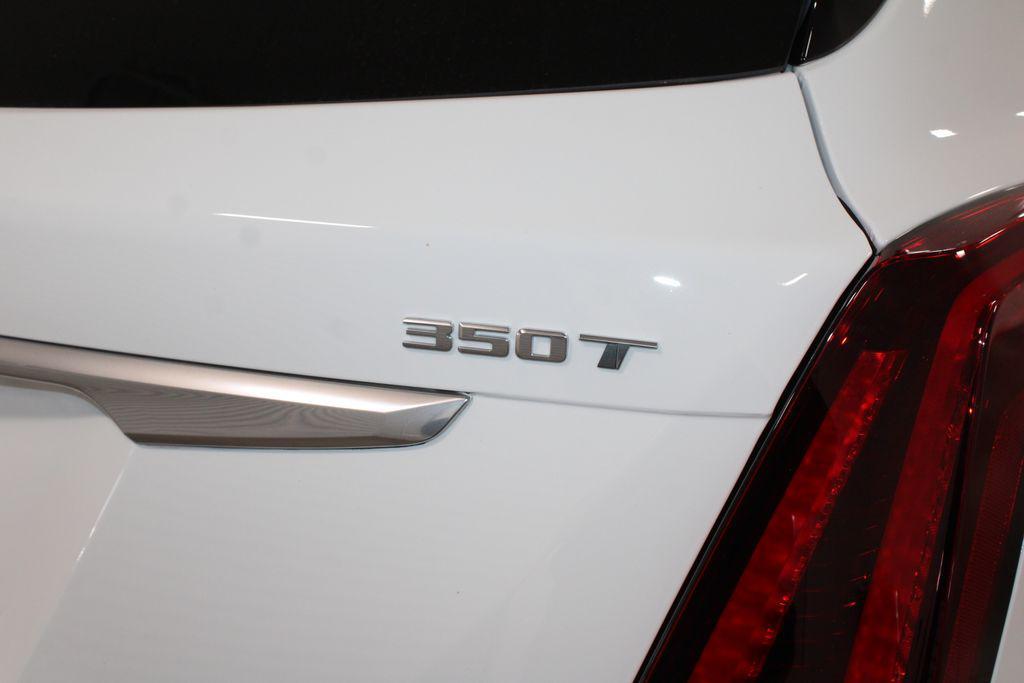 used 2024 Cadillac XT5 car, priced at $31,138