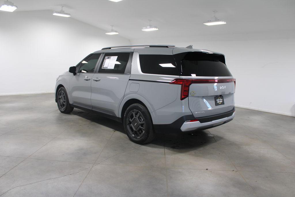 used 2025 Kia Carnival Hybrid car, priced at $38,000